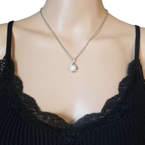 Swarovski Crystal Infinity Necklace - Picture 2 of 6